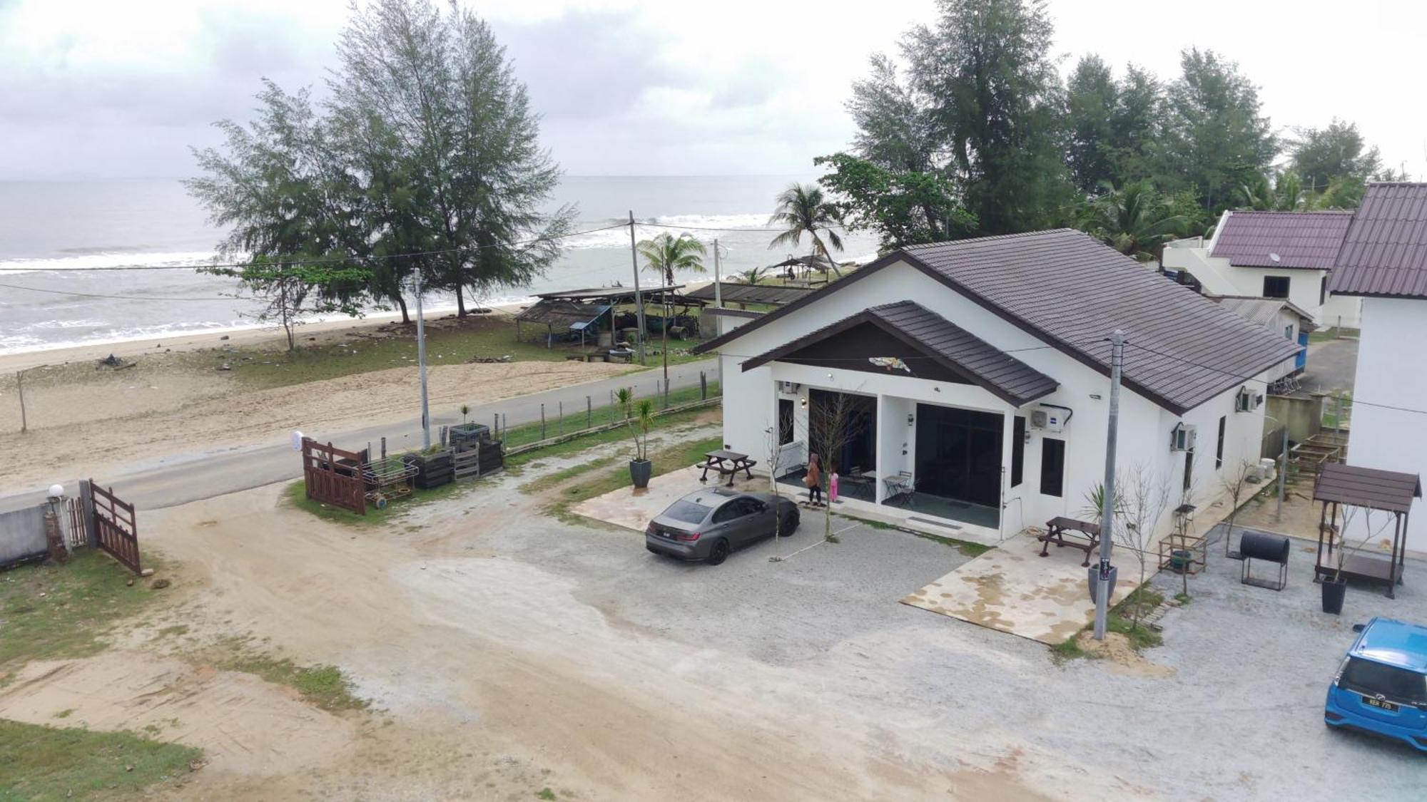 Kamalia Villas Kampung Penarik Exterior photo